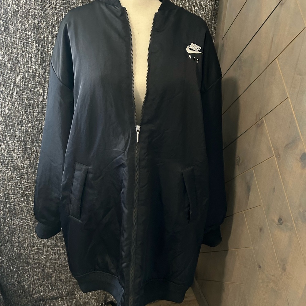 Almost new 2022 Nike oversized long coat; perfect condition, nonsmoking